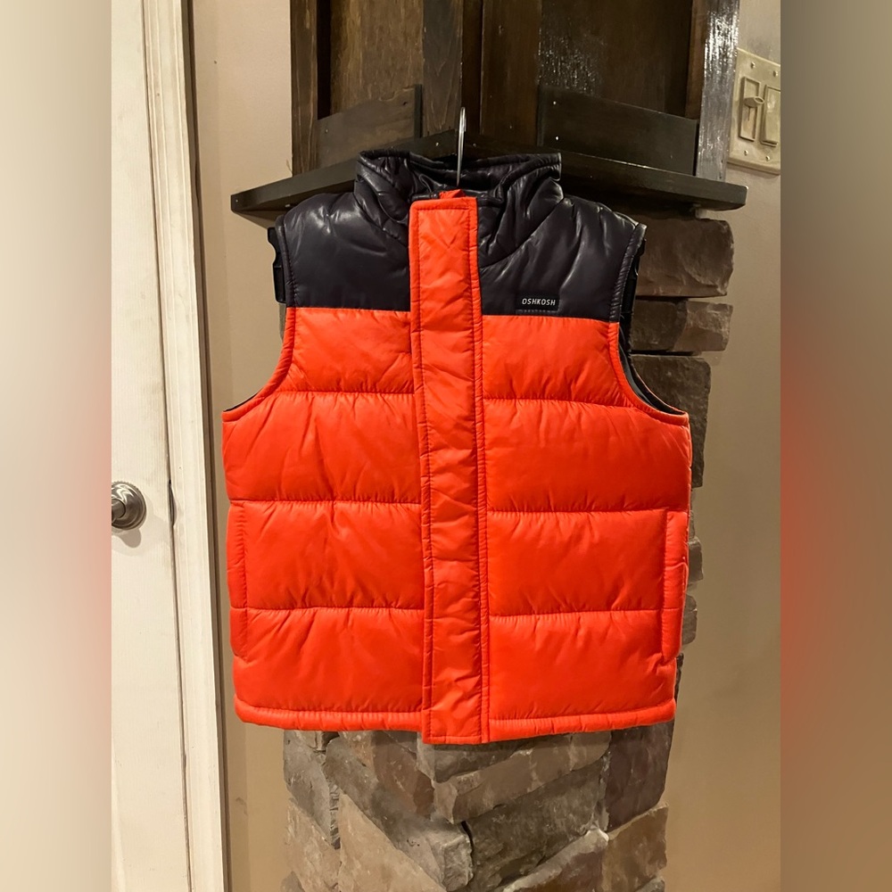 Boy’s OshKosh puffer vest size 5